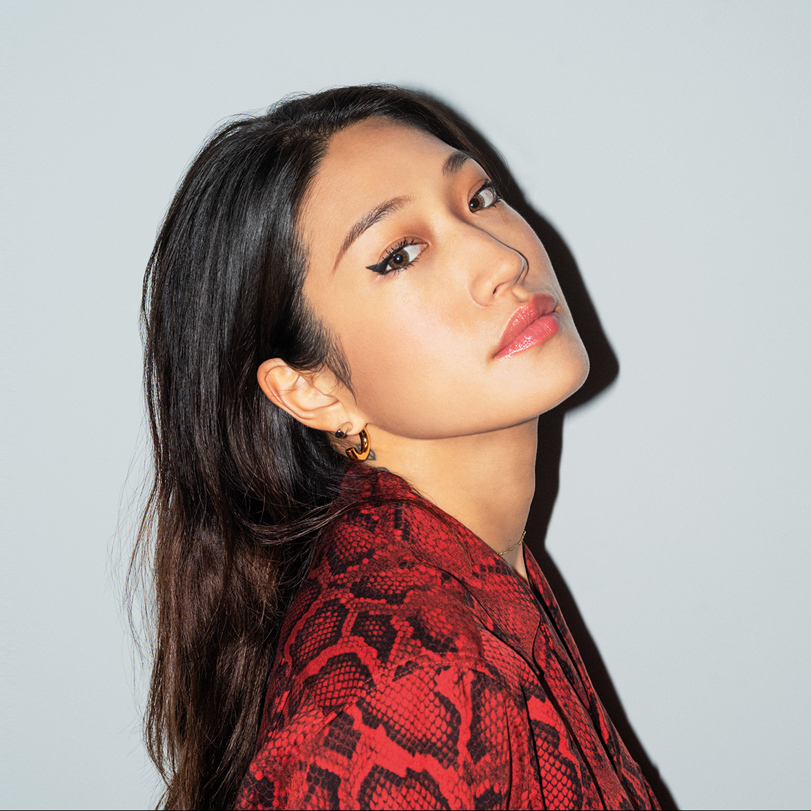 Edit peggy gou. Пегги ГУ. Диджей Peggy Gou. Peggy Gou рост. Peggy Gou биография.